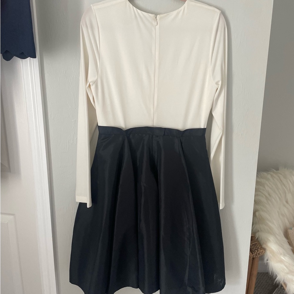 Halston cream and black cocktail/holiday/office party size 10 dress.